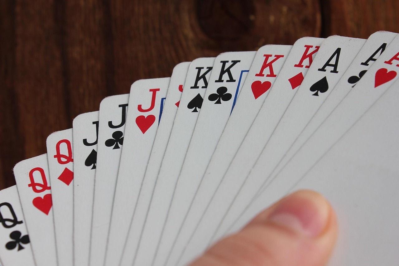 The Real Math Behind Slot RTPs, House Edges, and Bankroll Survival
